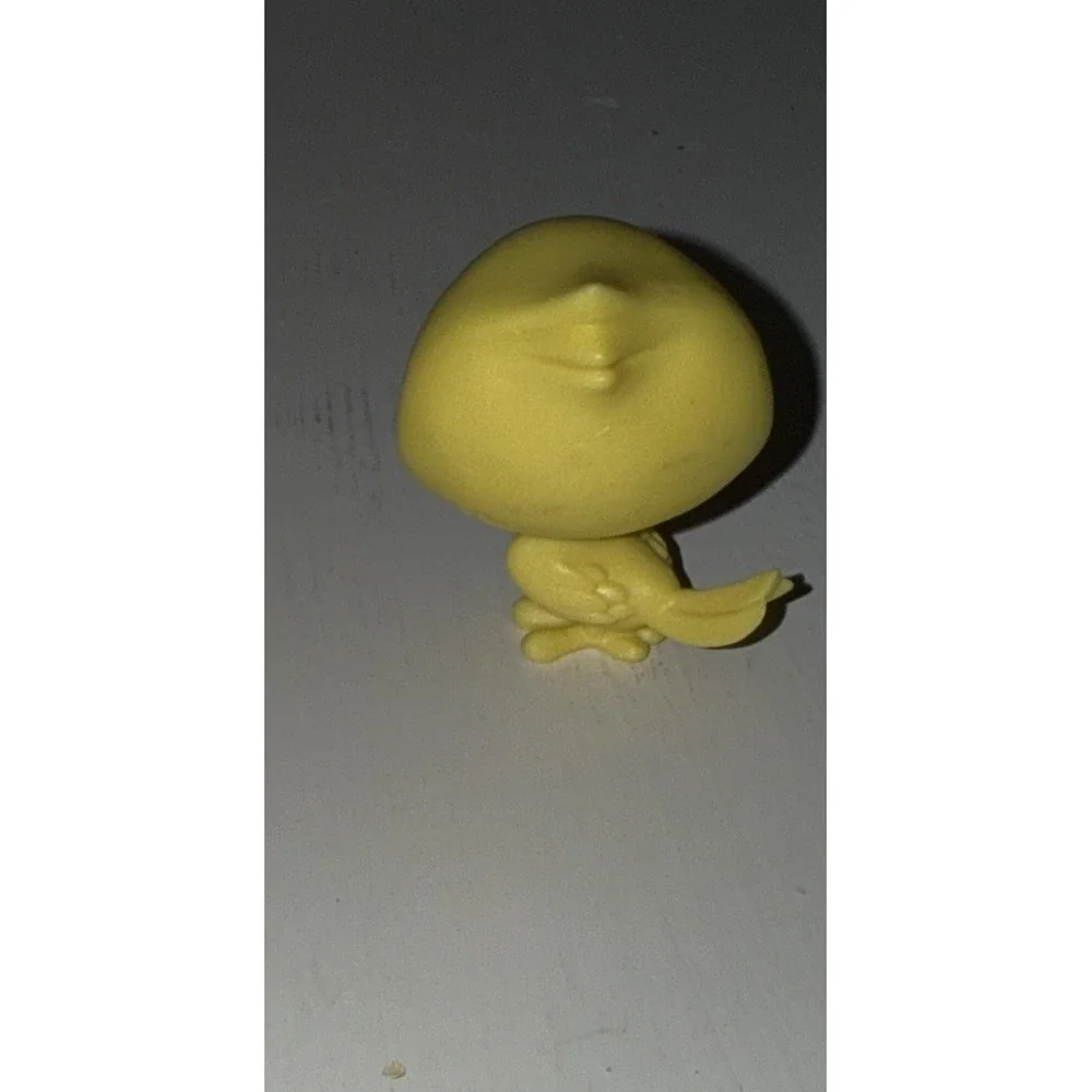 Littlest Pet Shop Adorable Yellow Bird Blue Eyes Albin Lucky Little Guy Numbered